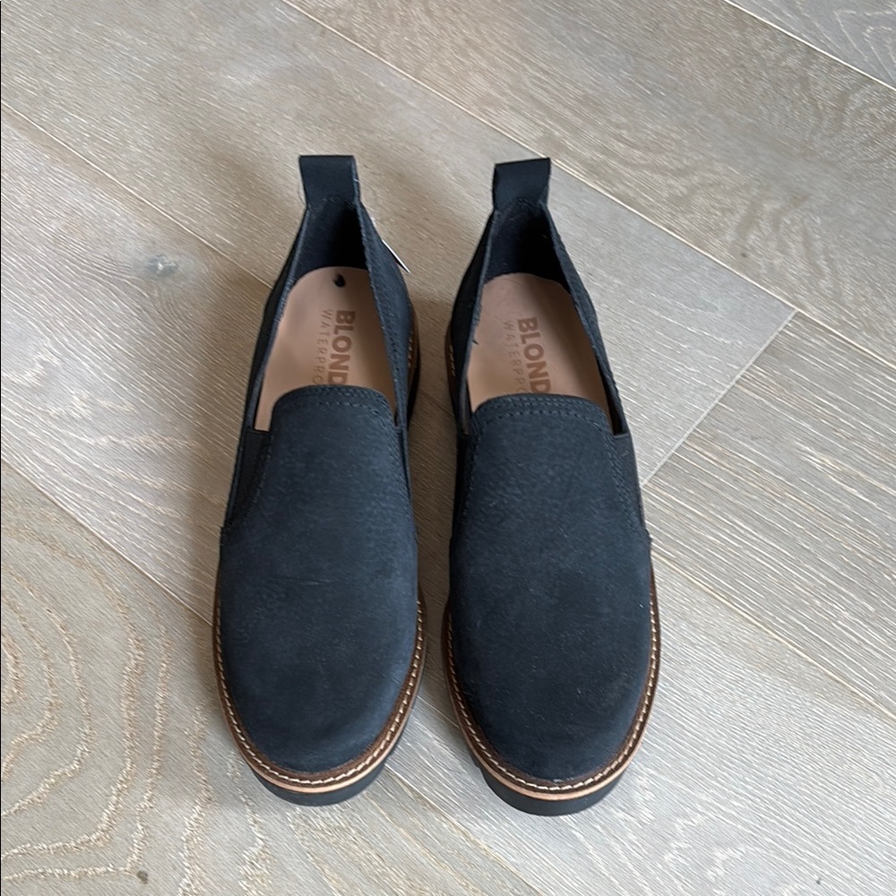 Blondo Waterproof Black Flats Versatile Slip-On Shoes